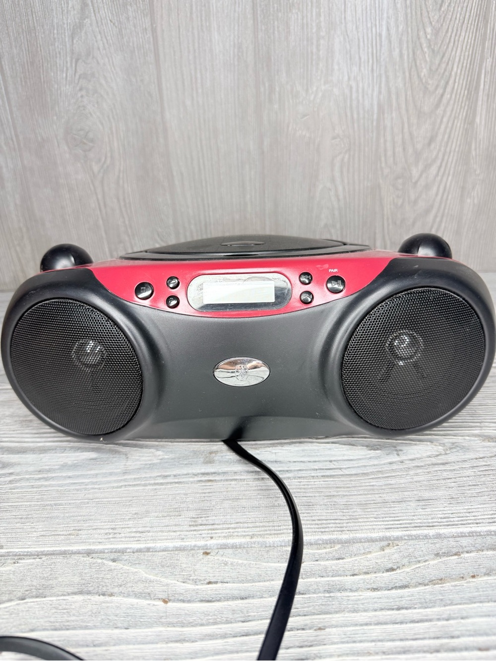 Black web black and red am / fm radio cd Bluetooth player works